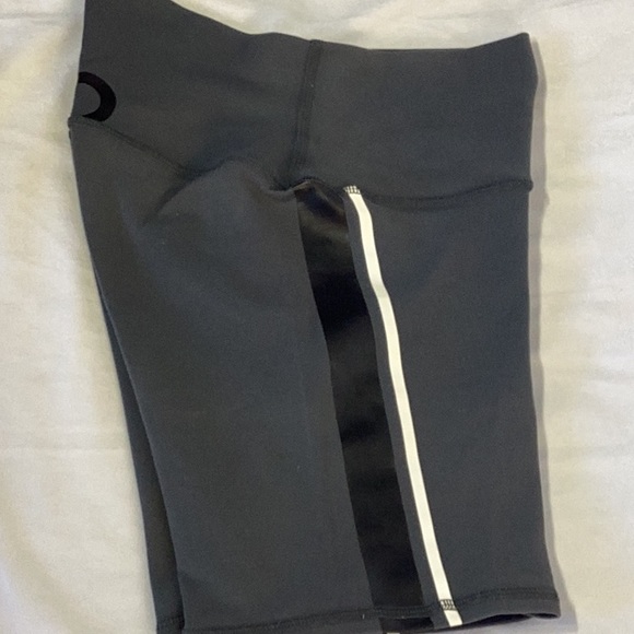 Alo short - Picture 6 of 9